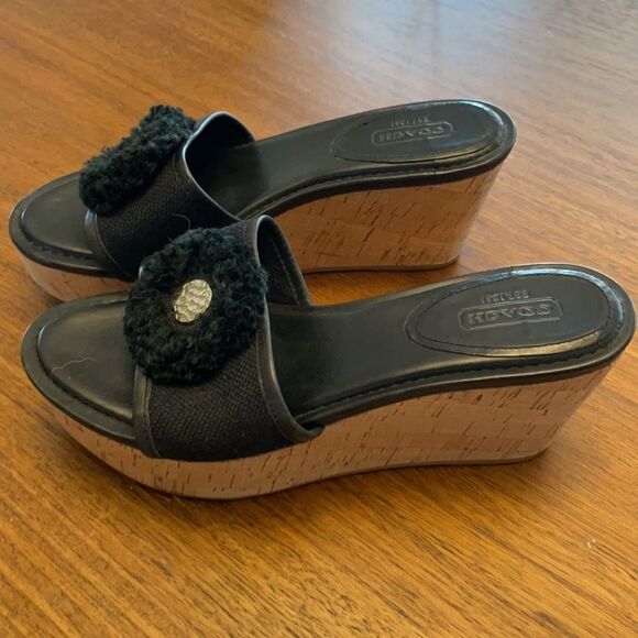 Coach platforms  - Picture 2 of 6